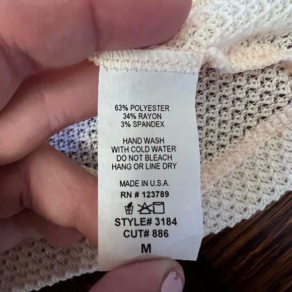 NWT Cream Knit Off The Shoulders Front Tie Short Sleeve Top Size Medium - Picture 3 of 8